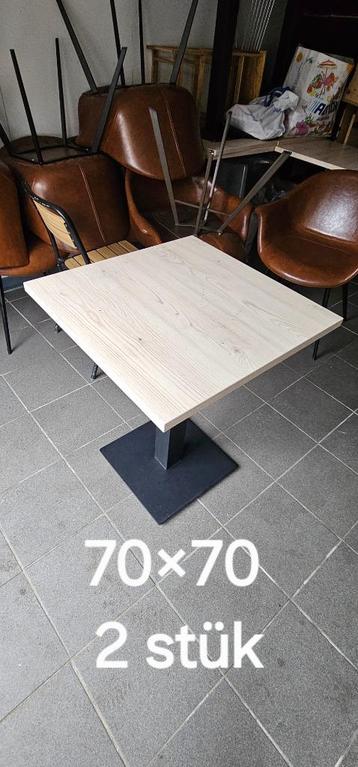 Tafels van 7070 cm in perfecte staat. beschikbaar voor biedingen
