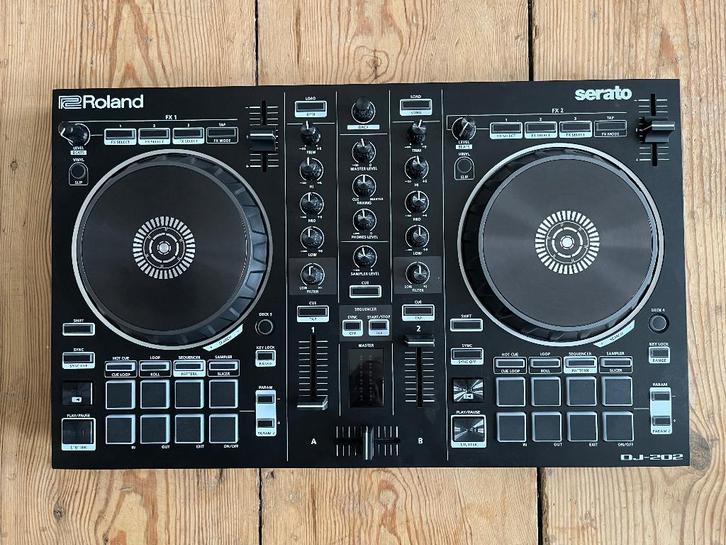 Controller DJ Roland DJ-202, Musique & Instruments, Synthétiseurs, Comme neuf, Autres nombres, Roland, Avec connexion MIDI, Enlèvement ou Envoi