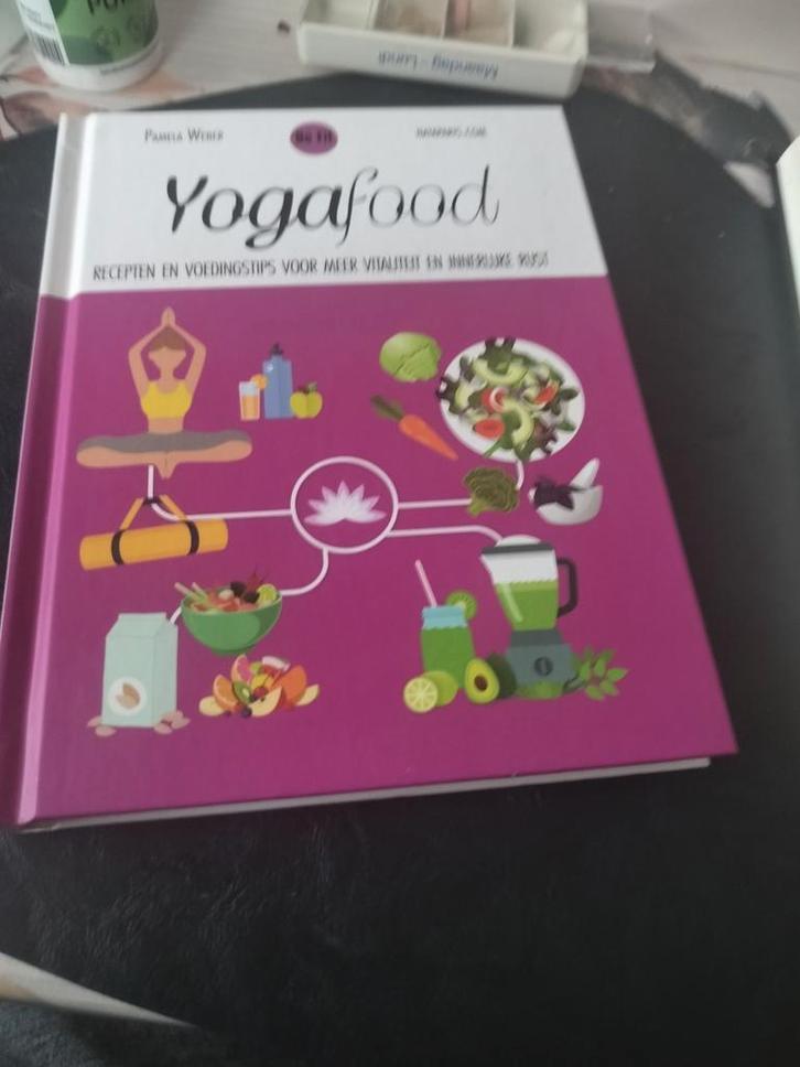 Pamela Weber - Yogafood, Boeken, Kookboeken, Zo goed als nieuw, Ophalen