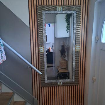 Mooie decoratieve spiegel te koop beschikbaar voor biedingen