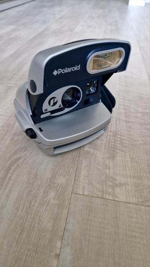 Polaroid 600 Round Instant, Audio, Tv en Foto, Fotocamera's Analoog, Zo goed als nieuw, Ophalen of Verzenden