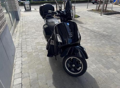 Vespa super Gts 125 cc, Fietsen en Brommers, Scooters | Vespa, Zo goed als nieuw, Ophalen