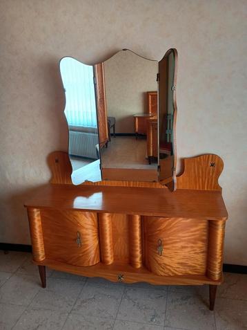 Make up tafel beschikbaar voor biedingen
