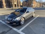 mercedes benz classe e220, Auto's, Achterwielaandrijving, Leder en Stof, Grijs, 2 deurs