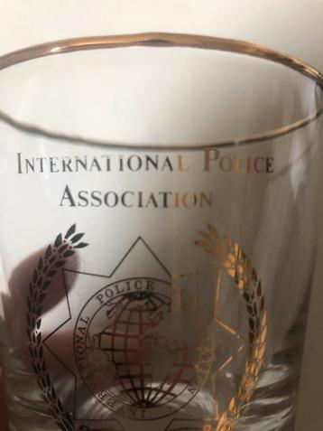 Verre collection police …faire offre 