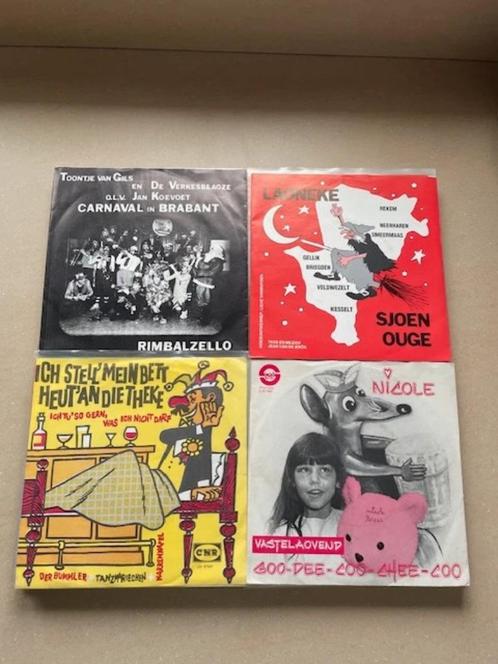 Lot van 48 carnaval singles, Cd's en Dvd's, Vinyl | Nederlandstalig, Gebruikt, Levenslied of Smartlap, Overige formaten, Ophalen of Verzenden