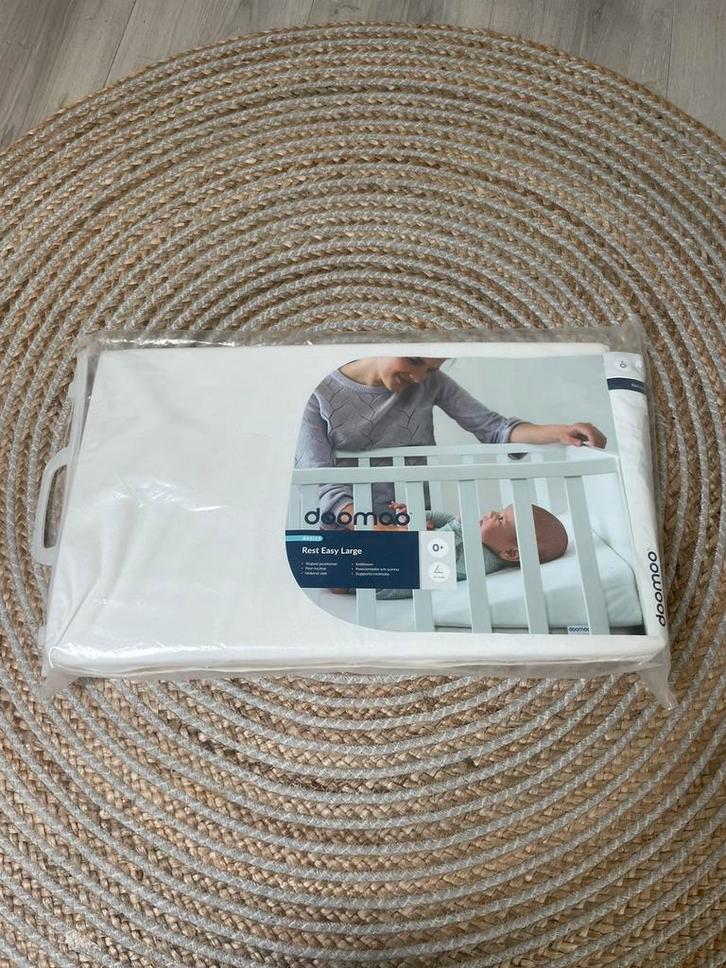 Doomoo basics hellend vlak reflux kussen large, Enfants & Bébés, Accessoires de mode pour bébé, Comme neuf, Enlèvement