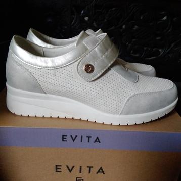 Nieuwe dames sneakers, Maat 38 beschikbaar voor biedingen