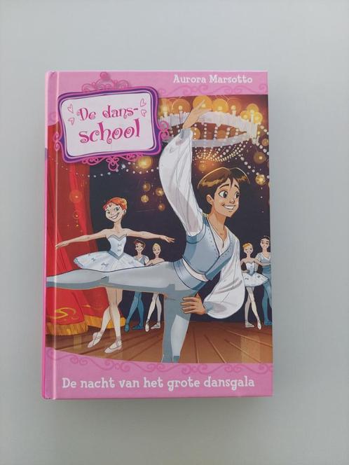De Dansschool - De nacht van het grote dansgala, Boeken, Kinderboeken | Jeugd | onder 10 jaar, Zo goed als nieuw, Fictie algemeen