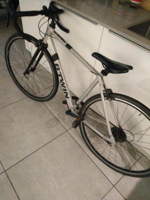 Race Fiets B-Twin Prijs 130 Euro . Enkel Nieuwe Achter Binne, Fietsen en Brommers, Fietsen | Heren | Sportfietsen en Toerfietsen