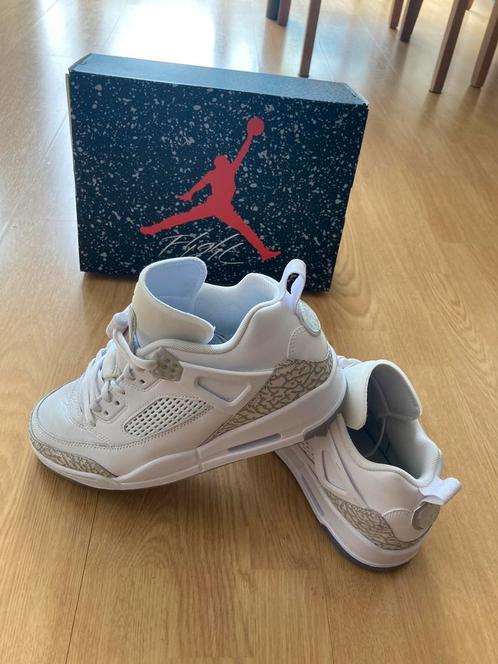 Air Jordan Spizike Low 'White & Metallic Silver', Kleding | Heren, Schoenen, Zo goed als nieuw, Sneakers, Wit, Ophalen