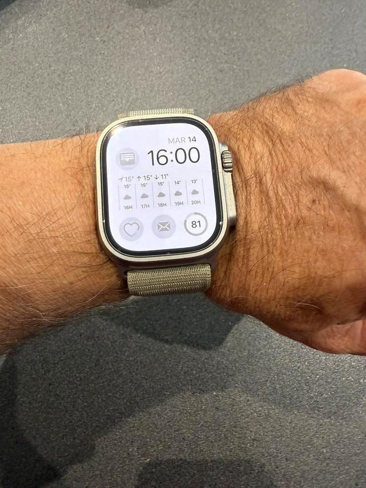 Apple watch Ultra 2 en très bon etat avec garantie, Handtassen en Accessoires, Smartwatches, Zo goed als nieuw, iOS, Grijs, Conditie