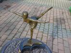 een bronzen schaatser gesigneerd .PREISS, Antiek en Kunst, Antiek | Brons en Koper, Ophalen, Brons