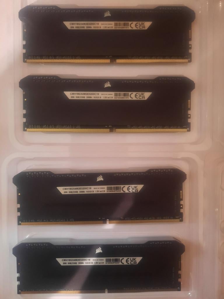 Corsair vegeance rgb pro sl RAM 32GB 4X8GB DDR4 3200mhz c16, Enlèvement, DDR4
