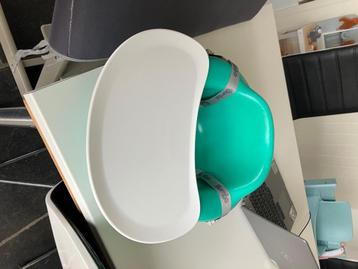 Bumbo Seat met tafeltje disponible aux enchères