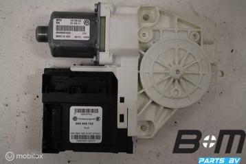 Raammotor RV (bijrijderskant) Volkswagen Tiguan 5N0959702D beschikbaar voor biedingen