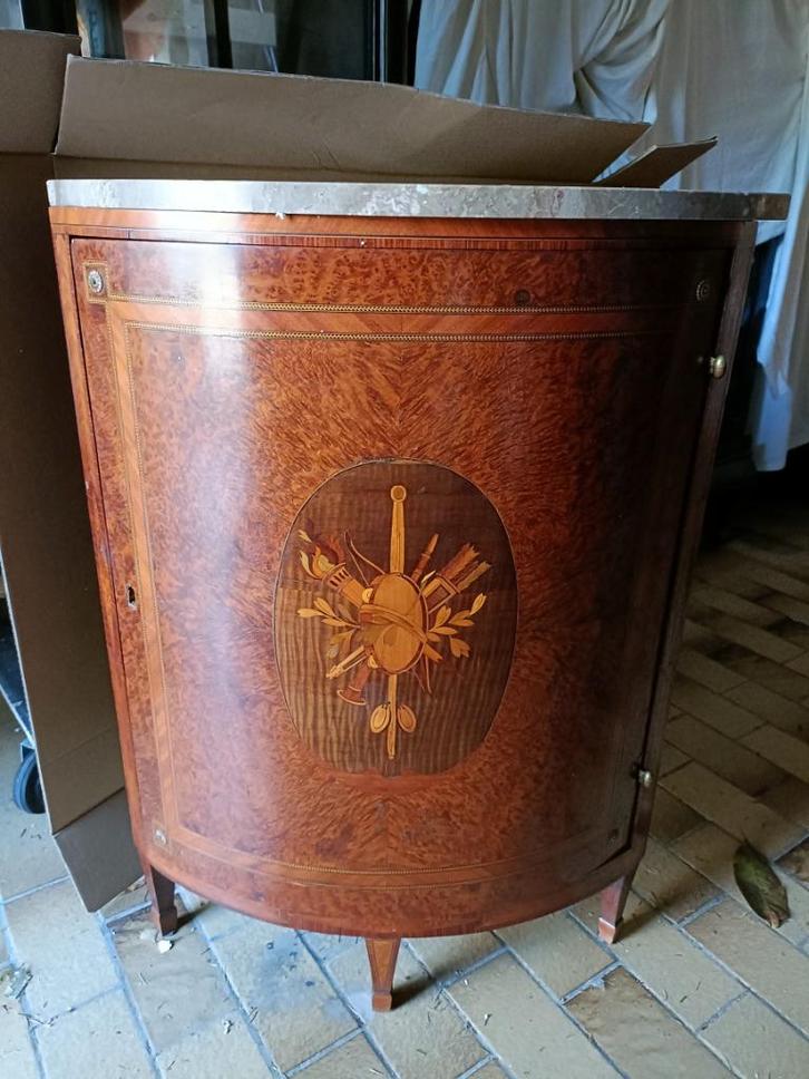 Antiek hoek kastje, oude Franse kast met marmeren blad, Antiek en Kunst, Antiek | Meubels | Kasten, Ophalen