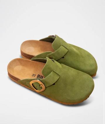 Sabots en nubuck. beschikbaar voor biedingen