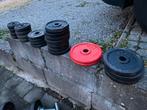 Lot de plaques de musculation + 2 haltères, Enlèvement, Comme neuf