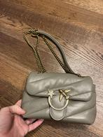 Pinko tas, Ophalen