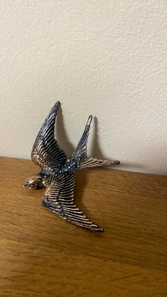 Petite hirondelle porte bonheur excellent état