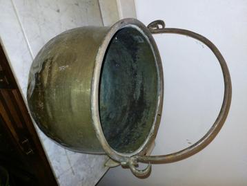 Koperen ketel beschikbaar voor biedingen