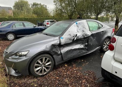 Schadeauto Lexus is 300h Privilege 2014, hybrid/benzine, Auto-onderdelen, Carrosserie, Spatbord, Lexus, Voor, Achter, Links, Rechts