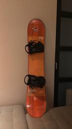 Snowboard Burton 140, Sports & Fitness, Enlèvement, Utilisé, Fixations