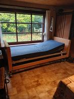 Elektrisch ziekenhuisbed mét matras & beschermhoes, Huis en Inrichting, Slaapkamer | Bedden, Ophalen, Eenpersoons, Bruin, Rustiek