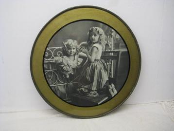 ANTIEKE FOTOLIJST ROND beschikbaar voor biedingen