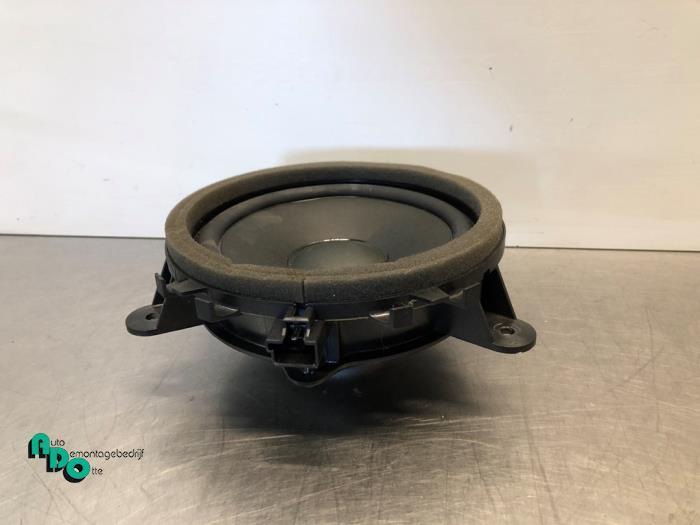 Luidspreker van een Volvo V40 (V40 12-), Auto-onderdelen, Elektronica en Kabels, Volvo, Gebruikt, 3 maanden garantie, Ophalen of Verzenden