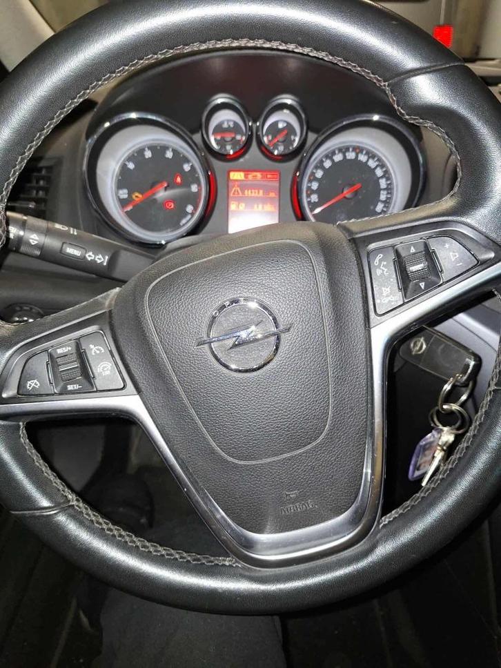 Opel astra, Autos, Opel, Particulier, Corsa, ABS, Phares directionnels, Airbags, Air conditionné, Bluetooth, Verrouillage central