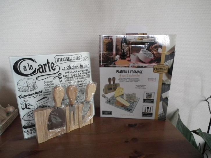 Kaasplank en zijn 3 gebruiksvoorwerpen (COOK-concept), Huis en Inrichting, Woonaccessoires | Dienbladen, Nieuw, Overige materialen