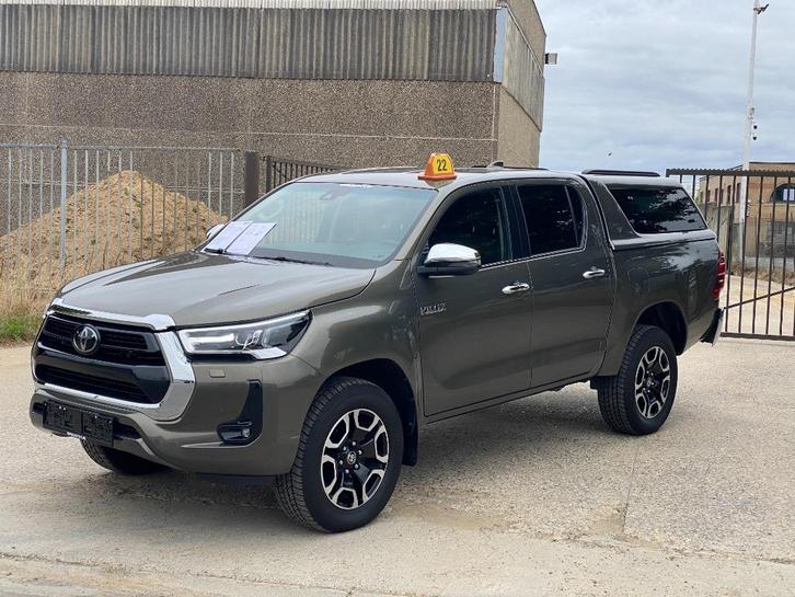 2.8 D-4D 4WD Comfort 20.OOOKM, Auto's, Toyota, Bedrijf, Hilux, 4x4, ABS, Achteruitrijcamera, Adaptive Cruise Control, Airconditioning