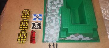 Lego lot caste en piraten onderdelen  beschikbaar voor biedingen