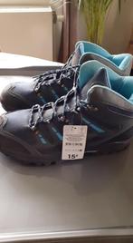 Une paire de chaussure de randonnée neuf, Sports & Fitness, Alpinisme & Randonnée, Enlèvement, Neuf, Chaussures