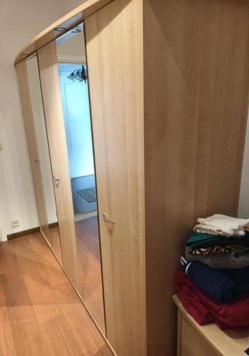 RUIME 5 DEURS KLEERKAST (met 2 spiegeldeuren), Huis en Inrichting, Kasten | Kleerkasten, Zo goed als nieuw, 150 tot 200 cm, 200 cm of meer