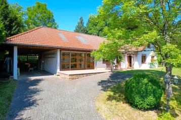Rustig gelegen, vrijstaand woonhuis met uitzicht in de Eifel beschikbaar voor biedingen