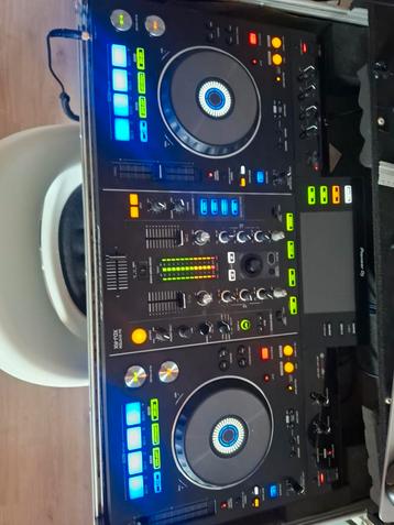 Pioneer xdj rx met flichtcase en laptop verhoging, Muziek en Instrumenten, Ophalen, Zo goed als nieuw, Draaitafel, Pioneer