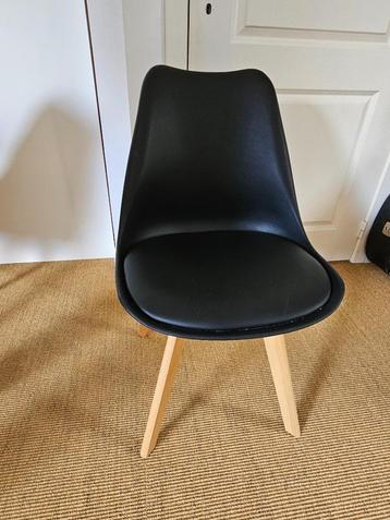 Stoelen 4 stuks beschikbaar voor biedingen