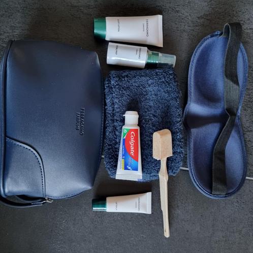 His and Hers amenity kit TURKISH AIRLINES, Verzamelen, Luchtvaart en Vliegtuigspotten, Nieuw, Overige typen, Ophalen of Verzenden
