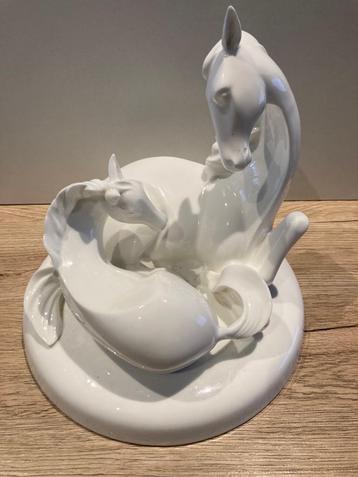 Royal Doulton The Gift of Life porseleinen designsculptuur beschikbaar voor biedingen