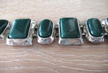Yves Saint Laurent groene cabochon armband beschikbaar voor biedingen