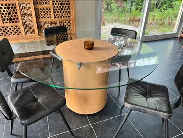 Glas, eiken fineer. beschikbaar voor biedingen