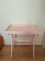 Tafeltje in pastel roze, Ophalen
