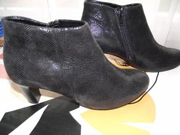 GABOR zwarte laars met slangeneffect P4.5 voor een 37,5 beschikbaar voor biedingen