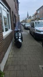 Vespa sprint 2017, Fietsen en Brommers, Ophalen