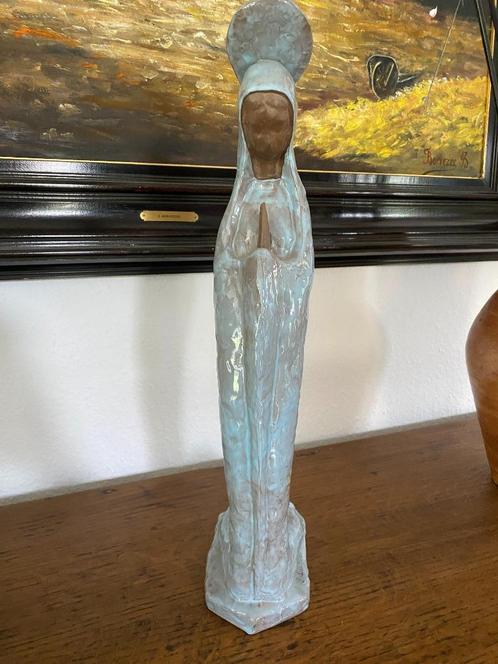 Statue religieuse moderne – École SLO Charleroi – Céramique, Antiek en Kunst, Antiek | Porselein, Ophalen