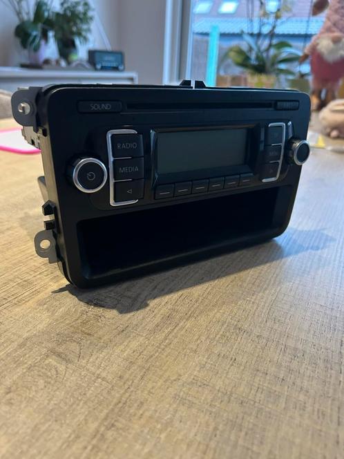 RCD210 MP3 | Autoradio voor verschillende volkswagens!, Auto diversen, Autoradio's, Zo goed als nieuw, Ophalen of Verzenden