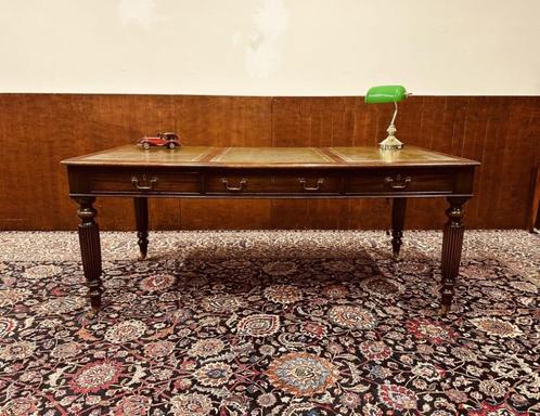 Klassiek Engels Chesterfield Schrijftafel Bureau, Antiek en Kunst, Antiek | Kantoor en Zakelijk, Ophalen of Verzenden